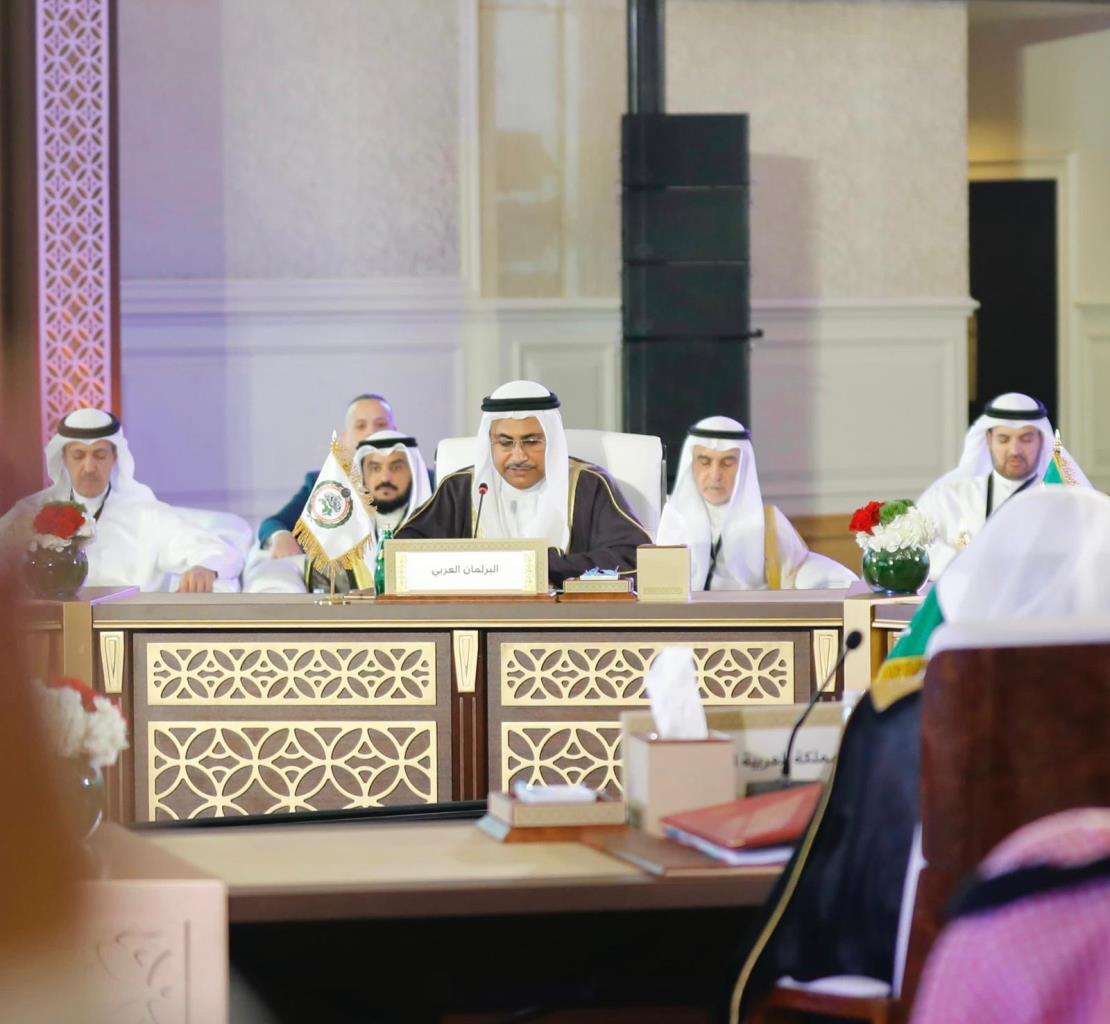 وفد البرلمان العربي المشارك في اجتماع رؤساء البرلمانات الخليجية يشيد بكلمة الرئيس السعدون الداعمة للقضية الفلسطينية